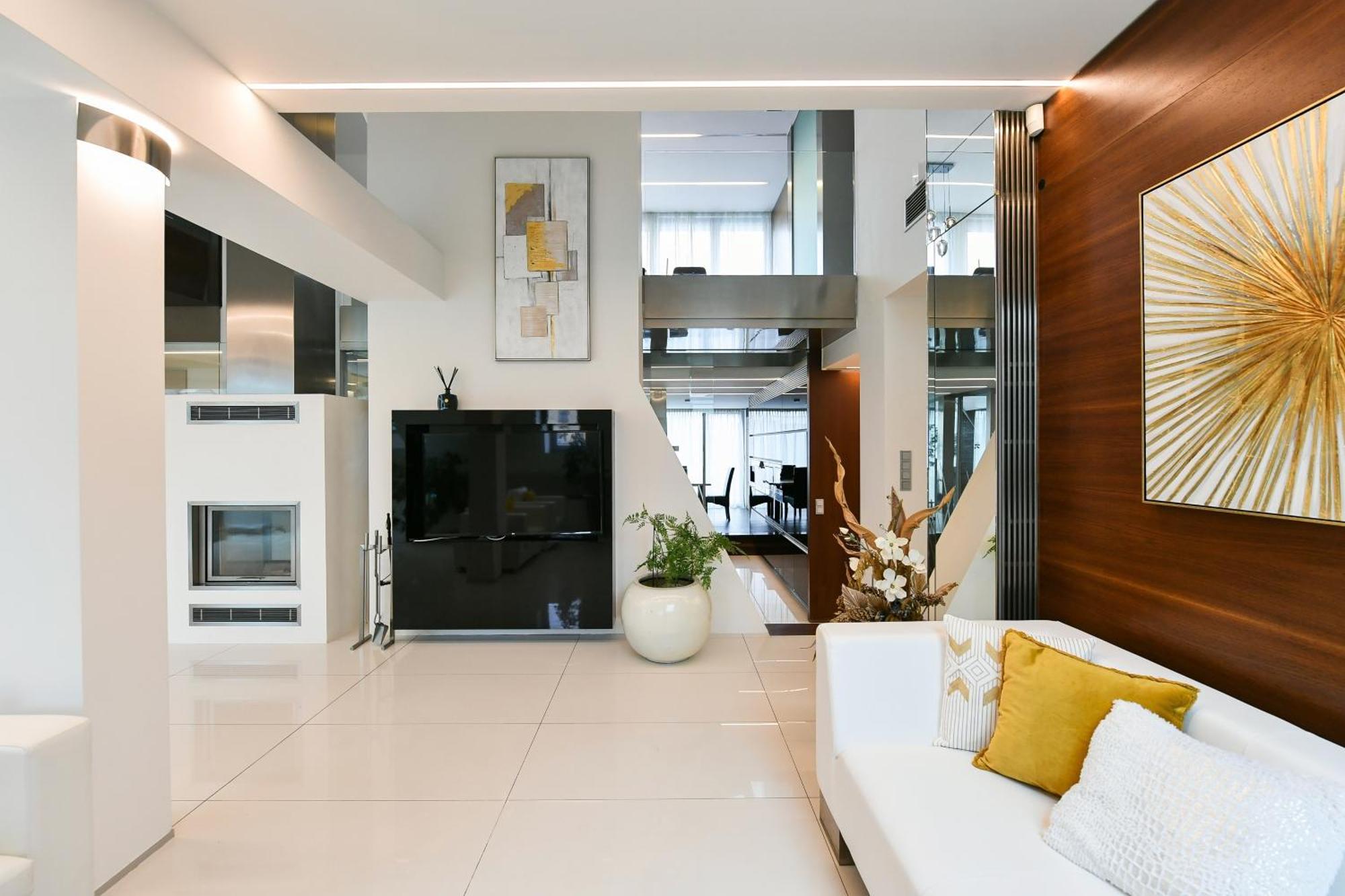 Presidential Penthouse, 303m2, Jacuzzi On Terrace, Sauna, 6bdrm, 4bthrm, Ac, Lift *