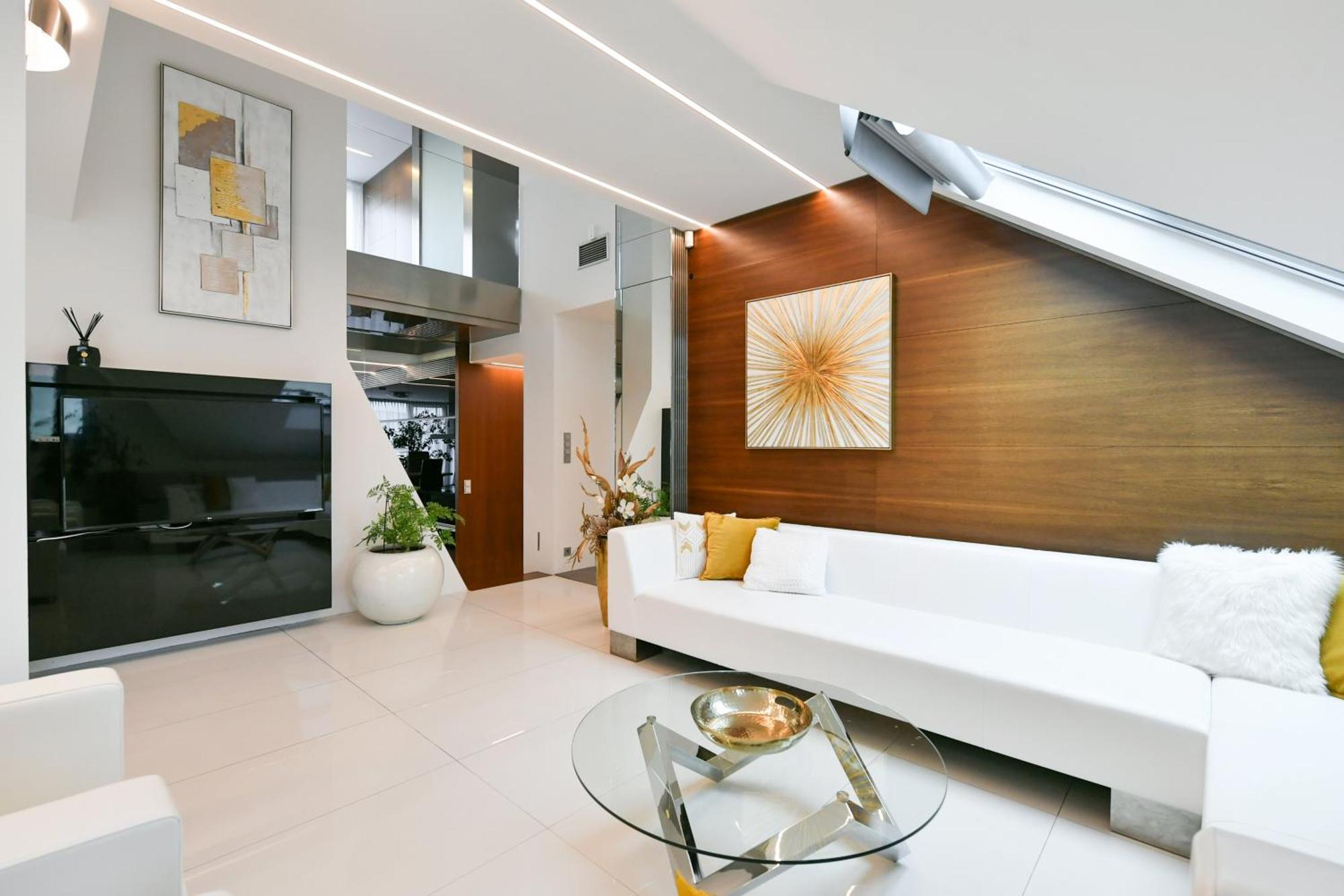 Appartamento Presidential Penthouse, 303m2, Jacuzzi On Terrace, Sauna, 6bdrm, 4bthrm, Ac, Lift *