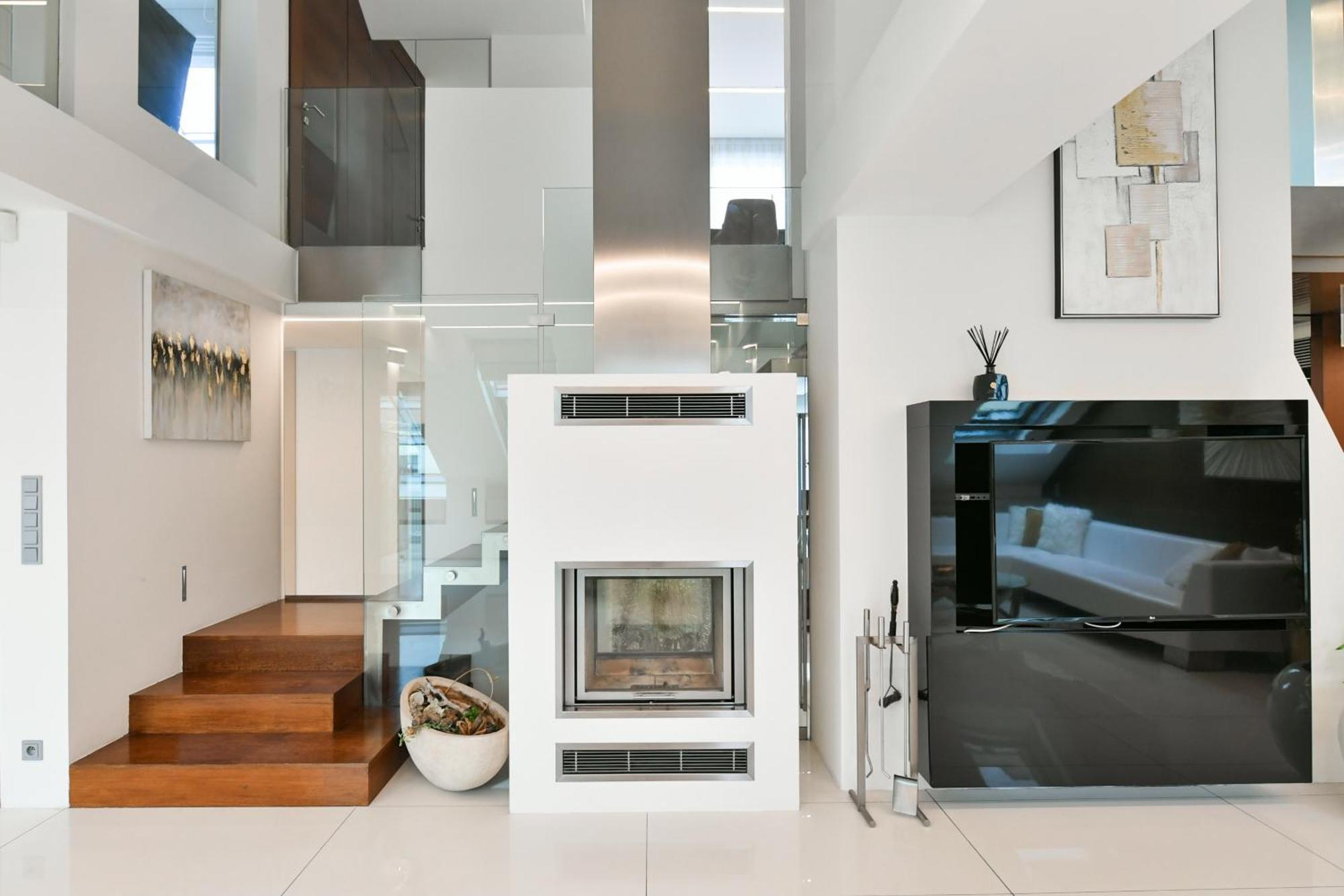 Appartamento Presidential Penthouse, 303m2, Jacuzzi On Terrace, Sauna, 6bdrm, 4bthrm, Ac, Lift Praga