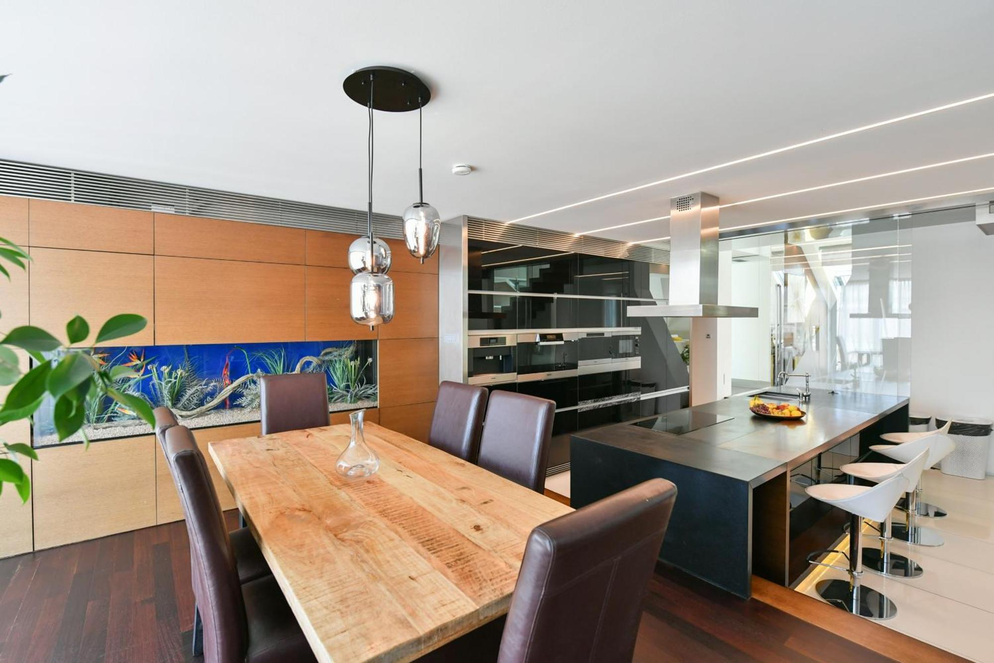 Presidential Penthouse, 303m2, Jacuzzi On Terrace, Sauna, 6bdrm, 4bthrm, Ac, Lift Appartamento *