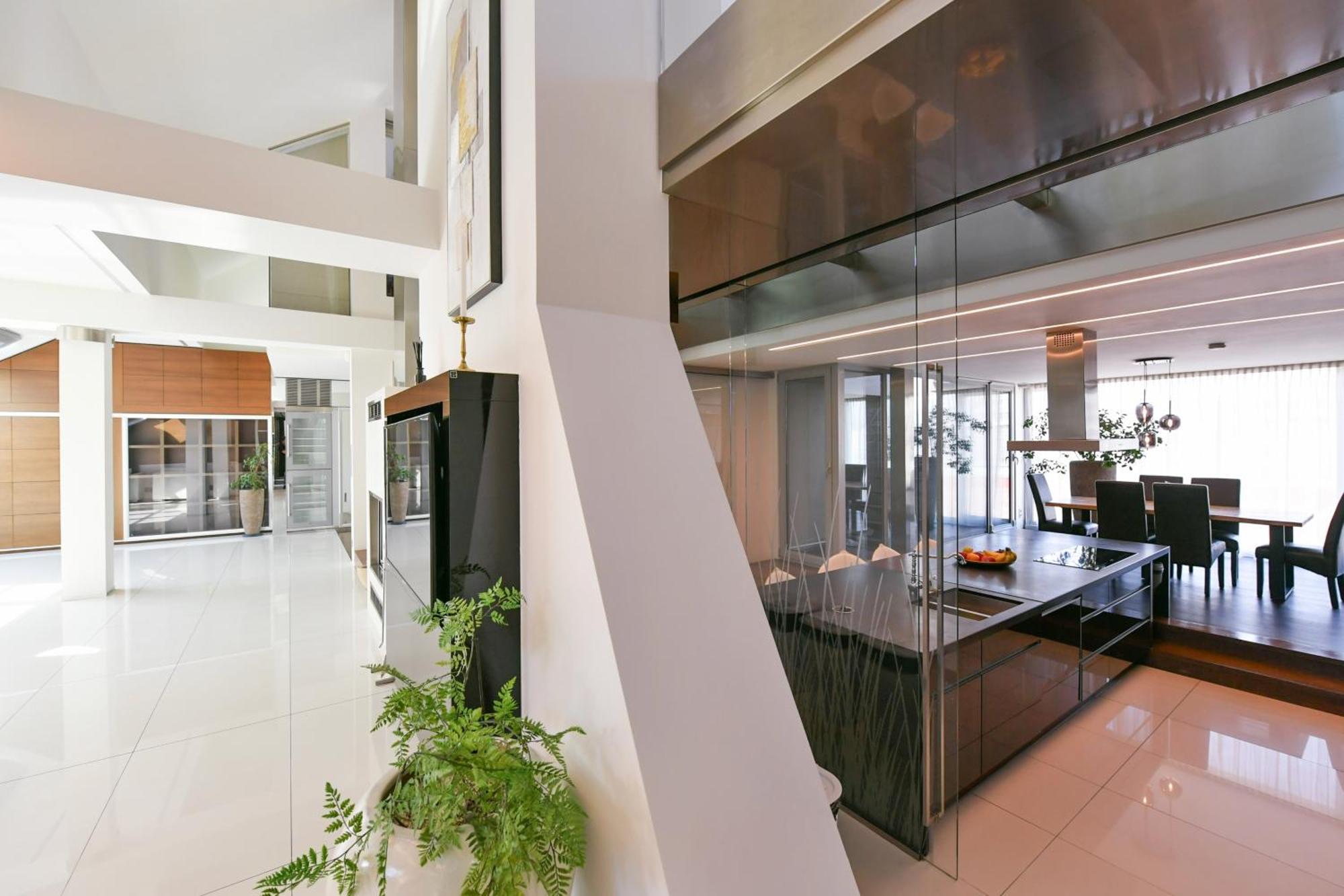 Appartamento Presidential Penthouse, 303m2, Jacuzzi On Terrace, Sauna, 6bdrm, 4bthrm, Ac, Lift *