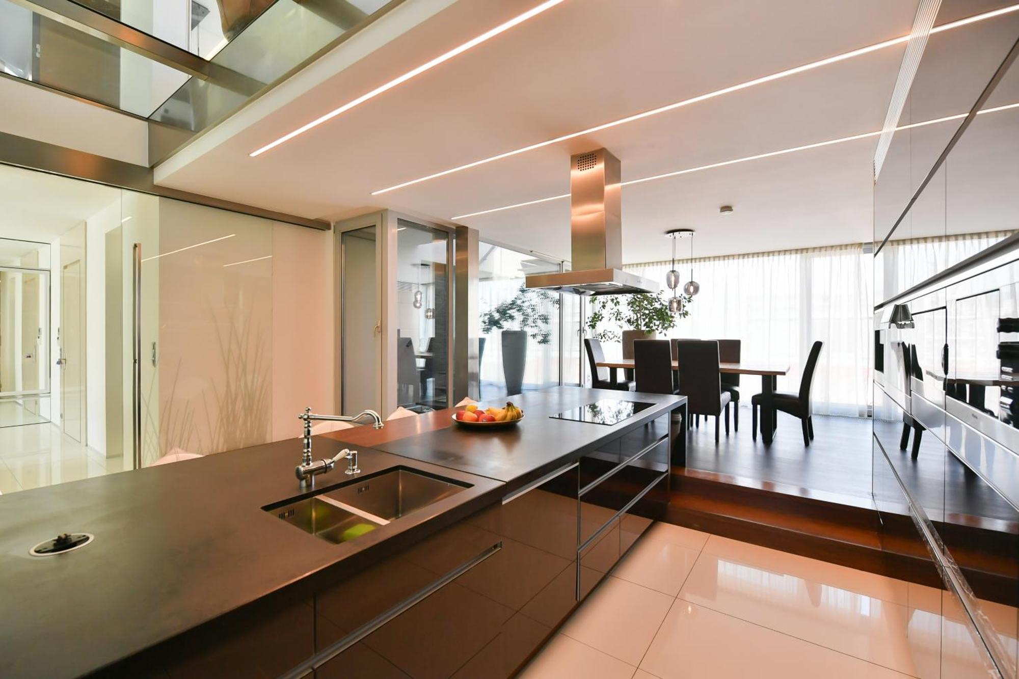 Presidential Penthouse, 303m2, Jacuzzi On Terrace, Sauna, 6bdrm, 4bthrm, Ac, Lift Appartamento Praga