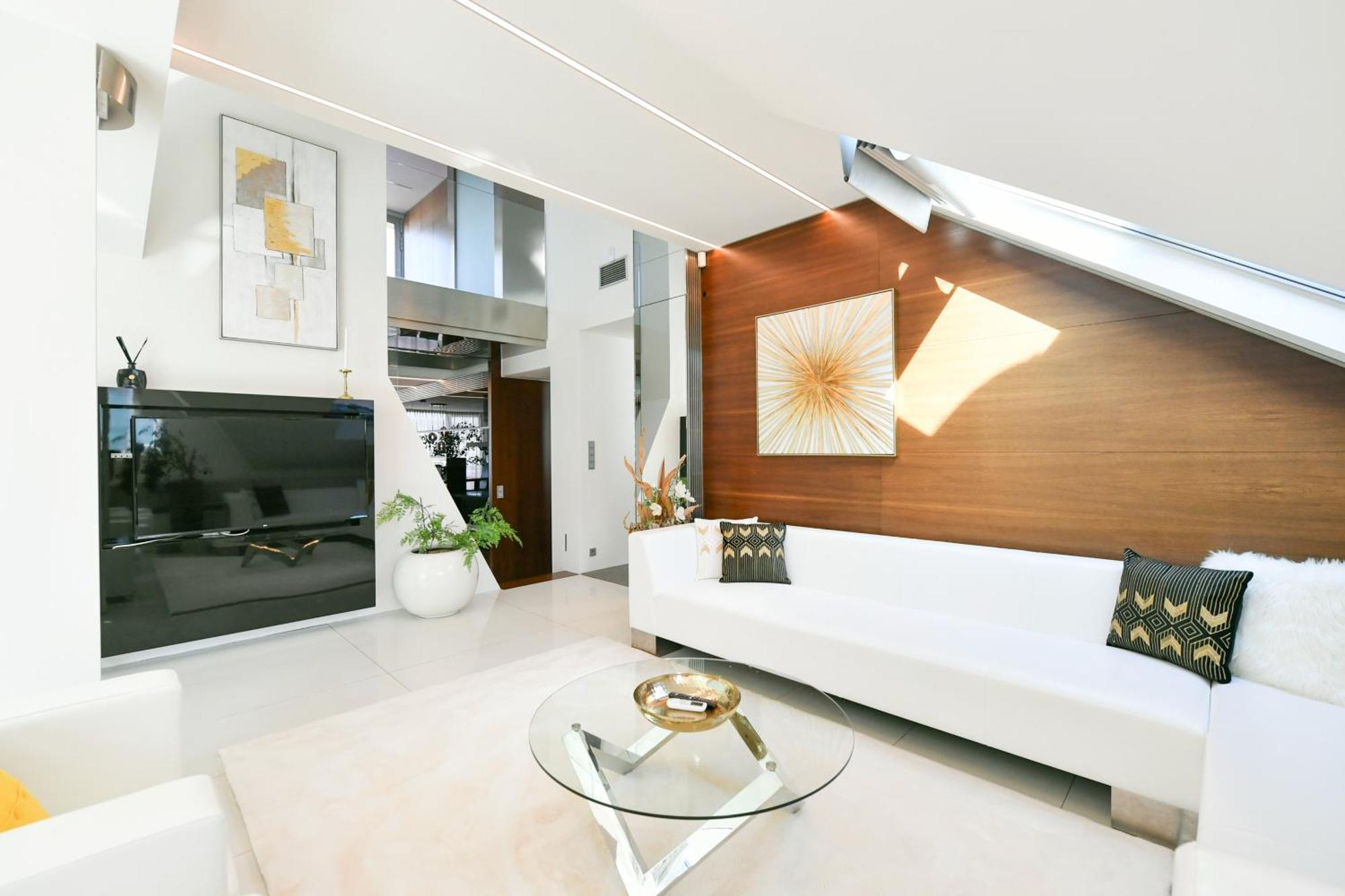 Presidential Penthouse, 303m2, Jacuzzi On Terrace, Sauna, 6bdrm, 4bthrm, Ac, Lift * Praga