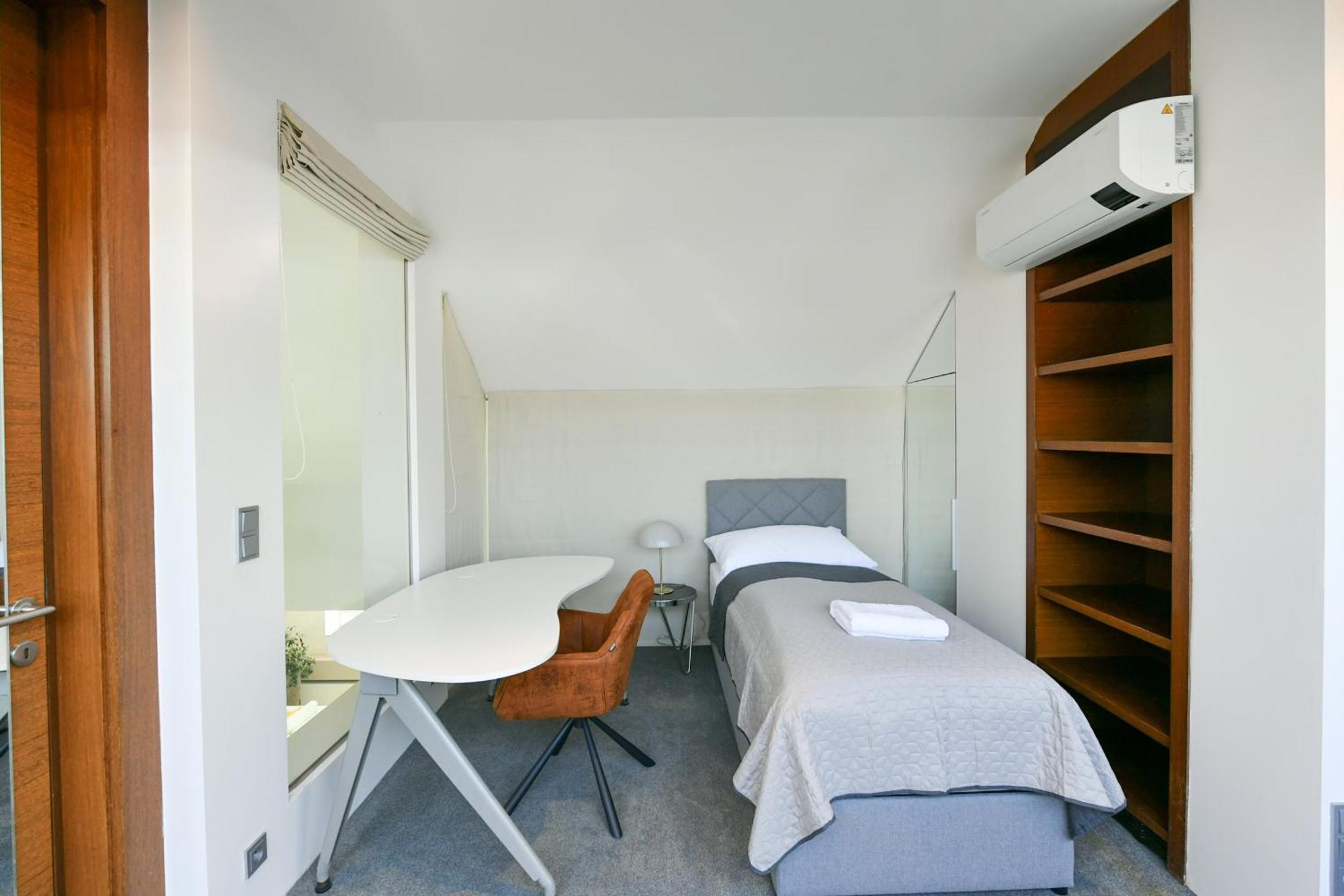 Appartamento Presidential Penthouse, 303m2, Jacuzzi On Terrace, Sauna, 6bdrm, 4bthrm, Ac, Lift