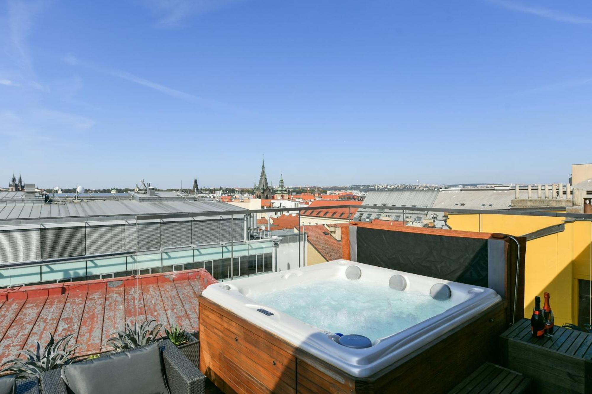 Presidential Penthouse, 303m2, Jacuzzi On Terrace, Sauna, 6bdrm, 4bthrm, Ac, Lift *