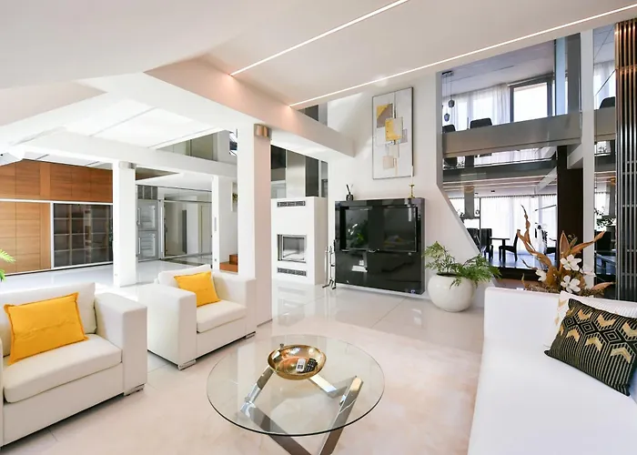 Presidential Penthouse, 303M2, Jacuzzi On Terrace, Sauna, 6Bdrm, 4Bthrm, Ac, Lift