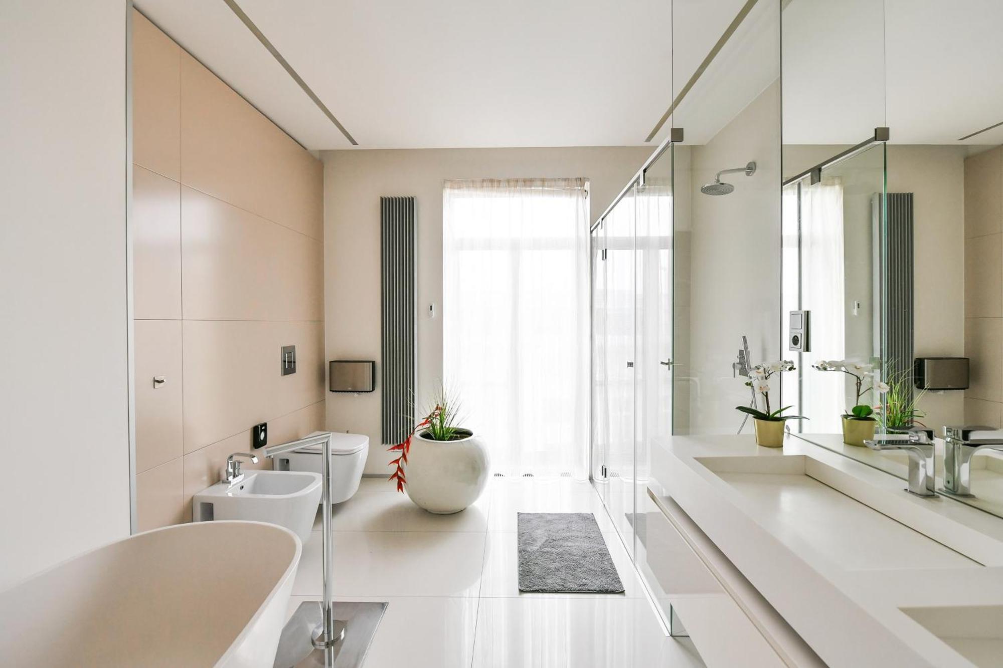 Presidential Penthouse, 303m2, Jacuzzi On Terrace, Sauna, 6bdrm, 4bthrm, Ac, Lift Apartamento