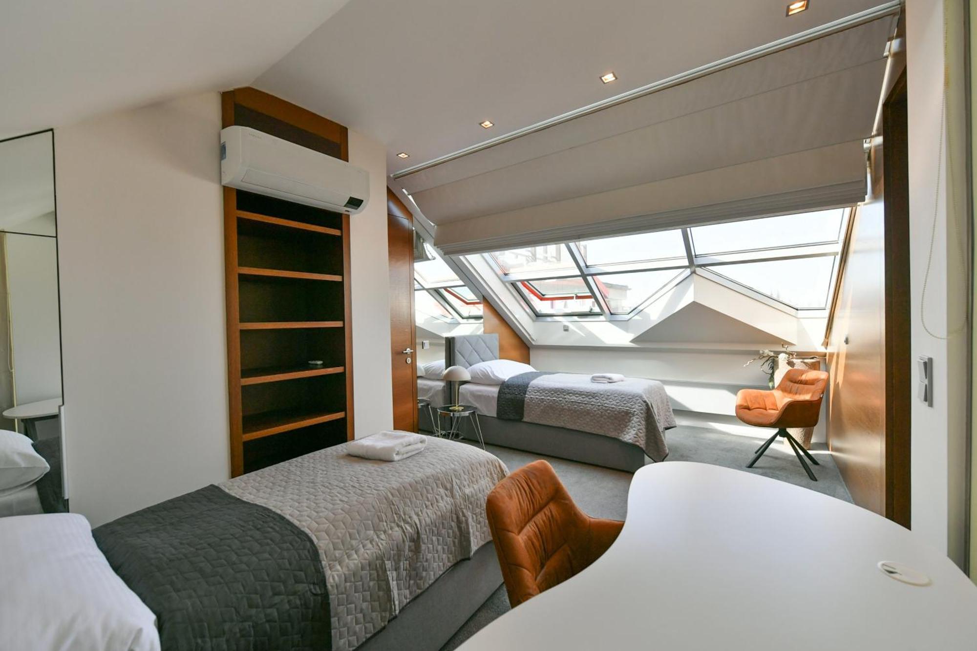 Presidential Penthouse, 303m2, Jacuzzi On Terrace, Sauna, 6bdrm, 4bthrm, Ac, Lift Apartamento *