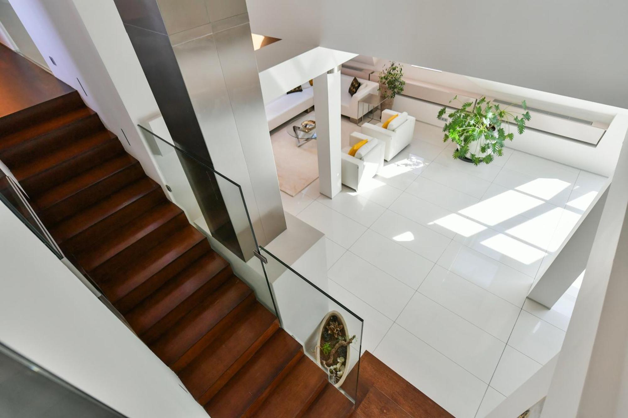 Presidential Penthouse, 303m2, Jacuzzi On Terrace, Sauna, 6bdrm, 4bthrm, Ac, Lift * Praga