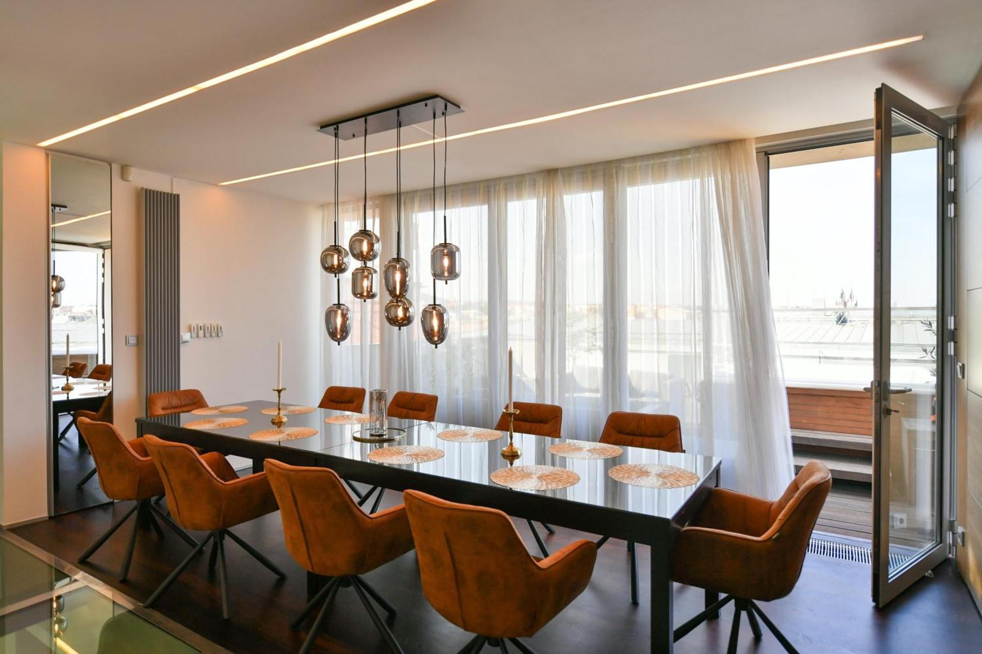 Presidential Penthouse, 303m2, Jacuzzi On Terrace, Sauna, 6bdrm, 4bthrm, Ac, Lift *